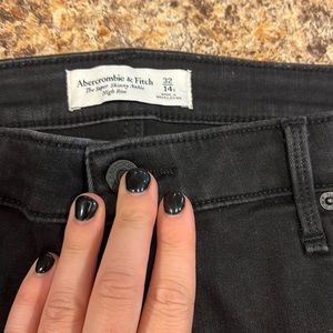 ABERCROMBIE & FITCH SUPER SKINNY ANKLE HIGH RISE